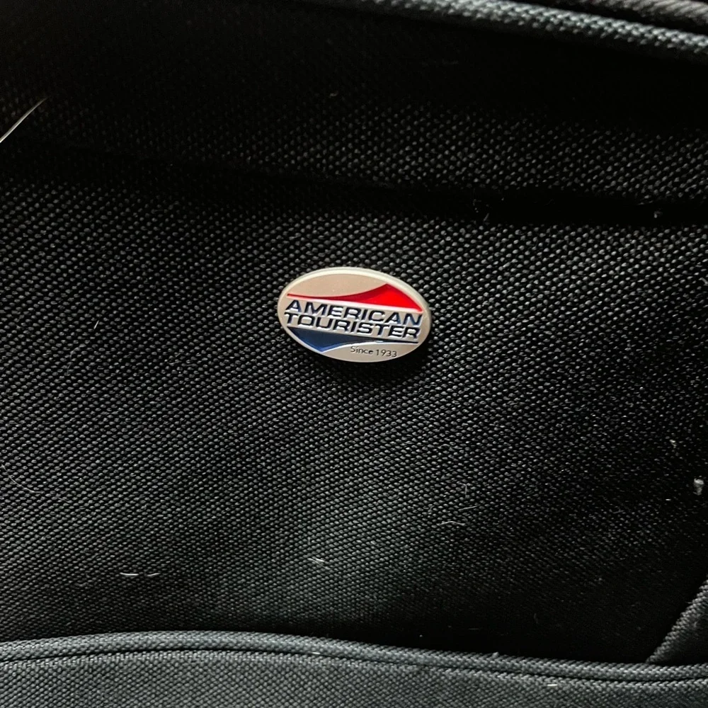 American Tourister Black Messenger Bag